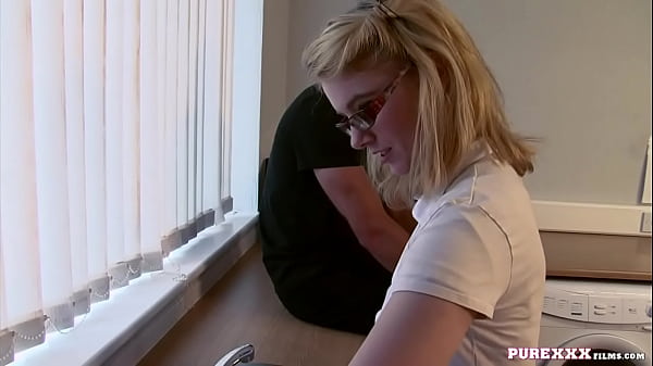 Babysitter In Glasses Gets Nailed In The Kitchen