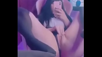 Chica Gamer Me Envía Un Video Masturbándose
