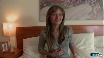 Sucking A Large Cock Before Taking It In Her Pussy Is What Makes Her Cum