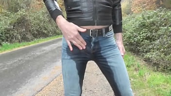 öffentlich Auf Der Straße Eingepisst