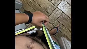 Tirando O Pau Pra Fora, De Sunga No Corredor Do Hotel