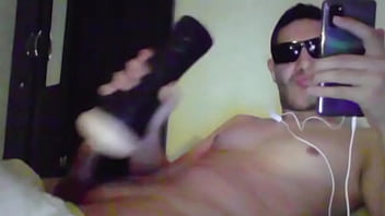 Watch Me Play With My Toy While I Watch Porn And Talk With A Friend Until I Explode. // Mírame Jugar Con Mi Juguete Mientras Veo Porno Y Hablo Con Un Amigo Hasta Explotar.