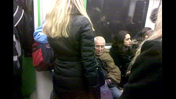 2010-12-08 19-28-00 558