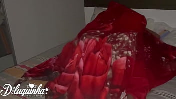 Fudendo Com Minha Amiga Em Baixo Dos Lençóis Para Ninguém Ver