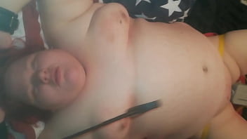 Slynan Med Spanking,knullmaskin Och Avsugning