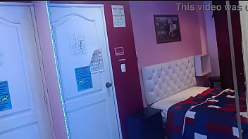 Me Encuentro A Una Venezolana Fuera De Un Mall Y Decide Follarme A Cambio De Comida