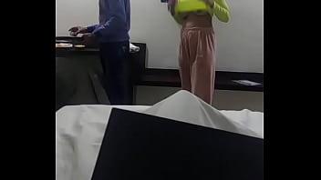 Daring Hot Indian Girlfriend Showing Big Boobs To Hotel Food Service Boy