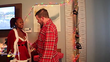 Interracial Christmas Fucking - interracial, creampie, head, christmas - Video 1126615