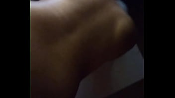 Sale Desnuda Sin Pensarlo Se Pone Encima La Mesa