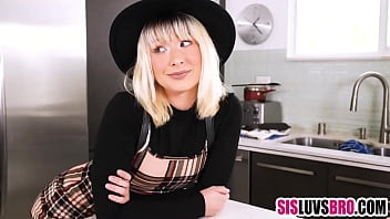 Inexperienced Stepbrother Sucked By Stepsister