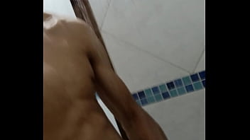 Se Aliviando No Banho