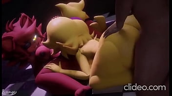 Lucky Man Having Fun With Chica And Foxy