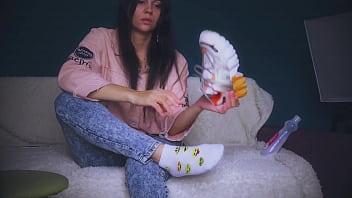 Брюнетка отказалась от сексуальных услуг в такси, но вскоре пожалела об этом, так как давно не занималась сексом и ки...