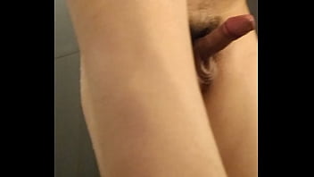 Thủ d_m trong bồn tắm