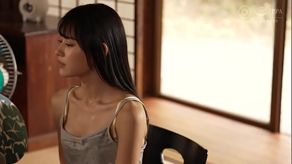 主演：彌掛海（苗條而美麗） 在空曠的鄉村，她每天都在適應激烈、出汗的性愛。當她將完全勃起的雞巴插入烏米的陰戶時，淫蕩的愛汁聲音在整個房間裡迴響。複製並貼上推薦影片的高品質完整影片的網址⇛