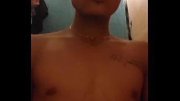 Espero Que Salga De Bañar Para Yo Hacerme Una Paja