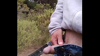 Haciendo Piss Al Aire Libre