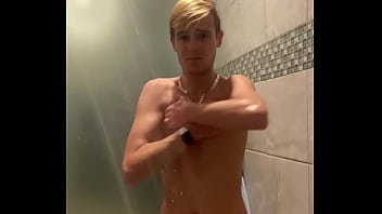 Shower At The Gym - porn, real, amateur, mature, fetish, public, shower, twink, caged, chastity, locked, gay-amateur - Video 1200978