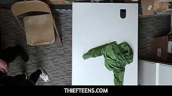 Thiefteens-teen Got Caught Not Had To Pay The Price - Dakota Rain