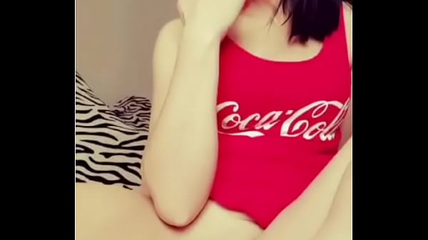 Beatutiful Latina Fingering Her Wet Pussy