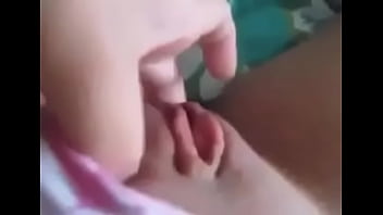 Jovencita De 18 Años Caliente Por Perder La Virginidad