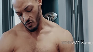 Hot _ Sexy Ebony Stud Solo Jerking At The Gym