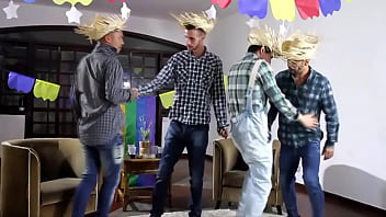 Festinha Junina Virou Uma Suruba