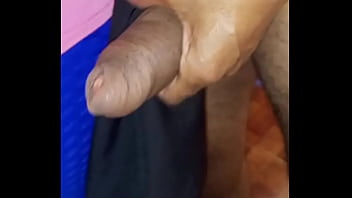 Esta Vez Le Tocó A Mi Esposa Pajear A Mi Amigo Mientras Lo Teníamos En La Cocina Cocinando