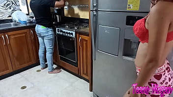 Tengo Sexo Con Mi Hermanastro En La Cocina - Mientras Que Mis Padrastros Salen De Casa Yo Como Puta Caliente Sedusco A Mi Hermanstro Para Que Me Folle Me Llene Mi Coño De Su Esperma