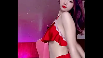 Vietnam Girl Forget Take Underwear On Livestream.