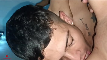 Me Encuentro A Mi Hermanastra A Solas Y La Acompaño Follandomela Bien Rico Toda La Noche