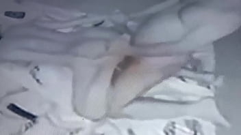 La castigó boca abajo!!! Morra !!!!!