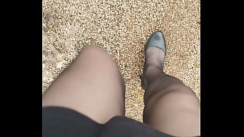 Petite Exhib Sur Un Parking D_autoroute