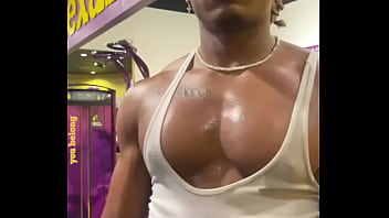 Handsomedevan Hits Chest