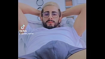 Ufff Este Tío Está Muy Rico