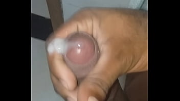 Punheta De Magrugada Com Direito A Gozada