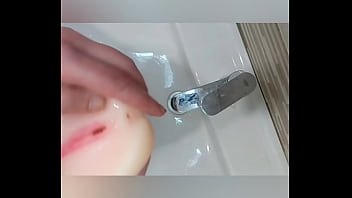 Подписчик Syki 31 скинул в личку видео с дрочкой... Классная секс игрушка и бандаж на члене