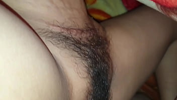 Đang ngủ nổi hứng