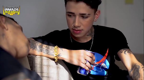 Acabei Aproveitando Do Meu Amigo