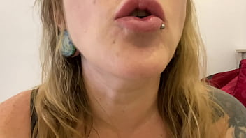 Swallow Gummy Bears Vore Fetish - milf, tattoo, curvy, dirty-talk, mature-woman - Video 1089940