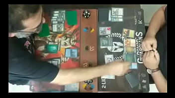 Tomei No Cu Pra Um Titã Gigante 5x Na Entrada E Saída