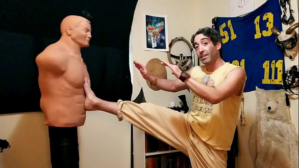 Fucking Hot Male Pornstar Shows Off Skills