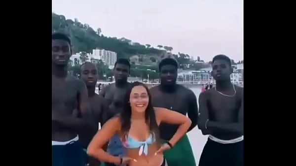 Quem é A Mulher Do Video? Nome?
