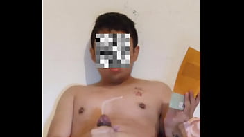 Sacando Leche A Chorros