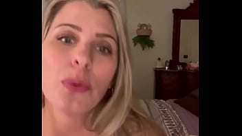 De Rankin Amateur Milf Bra And Tits Try On... Massive Cougar Tis And Nipples For You