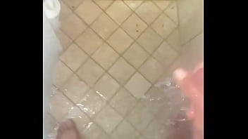 Manuela En El Baño