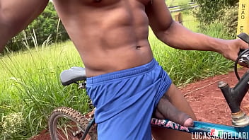 Fui Pro Meio Do Mato Ficar Peladão E Acabei Gozando De Tanto Tesão (completo No Red)