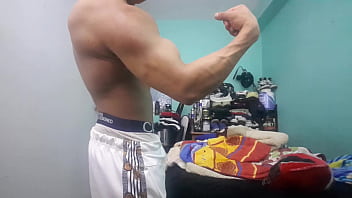 Te Enseño Mis Músculos Y Me Tocó La Verga Para Ti