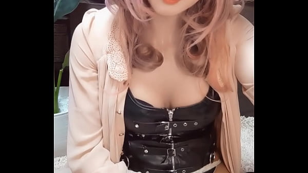Individual Shoot Video Of A Pink Hair Man' Daughter