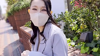 パート1【上品な顔してド淫乱な美巨乳歯科衛生士に3連続射精】奥さんより気持ちよくしてあげたい_大好きな彼の為ならなんでもしちゃういいなりお姉さん/形○ハリ○大きさ○三拍子そろった極上おっぱいをブルンブルン揺らして中出しSEX！/お風呂で密着ご奉仕_立ちハメ追い中出し！/電マで高まった子宮をチ●ポで突かれて連続潮吹きアクメ！【しろうとハメ撮り＃みずね＃26歳＃歯科衛生士】